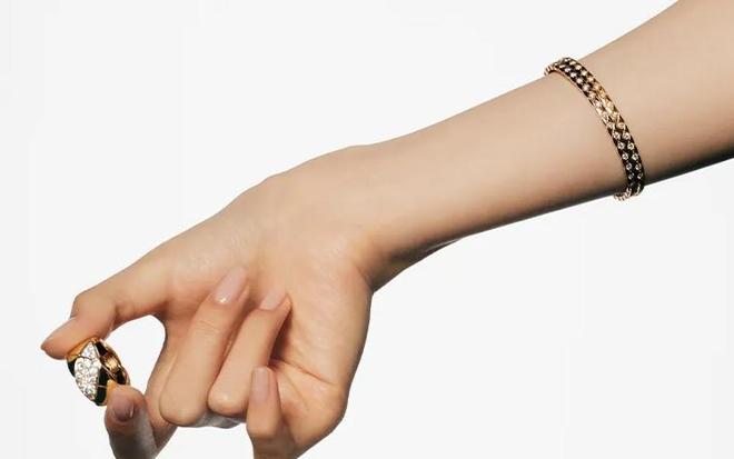 宝点亮夏日时尚潮流引领风向。AG真人app肯豆祖母绿珠(图13)