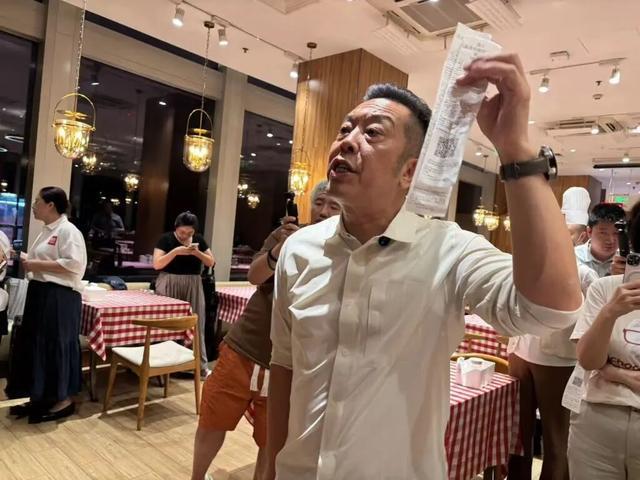 走后一小时却说“恶心”明天起全国所有门店上线“罗永浩菜单”AG真人旗舰厅登录西贝创始人：罗永浩方结账时攒了会员积分(图3)