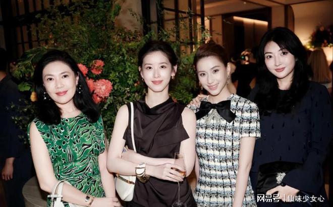 ”章泽天再官宣奶茶妹妹新动向引人关注AG真人百家家乐平台“婚变仅10天(图10) ”章泽天再官宣奶茶妹妹新动向引人关注AG真人百家家乐平台“婚变仅10天(图10)