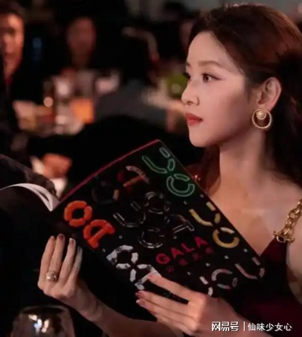 ”章泽天再官宣奶茶妹妹新动向引人关注AG真人百家家乐平台“婚变仅10天(图14) ”章泽天再官宣奶茶妹妹新动向引人关注AG真人百家家乐平台“婚变仅10天(图14)