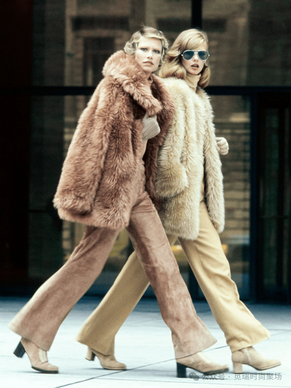 !2026穿搭新密码这样穿告别“老气”！AG真人平台刷爆 Ins的天后羊绒造型(图14)